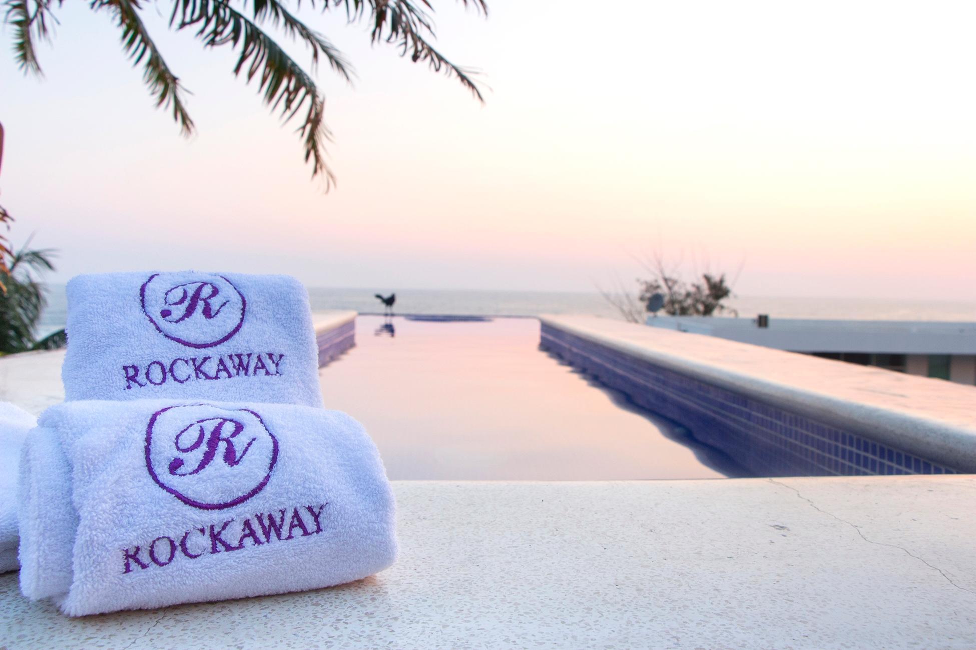 Hotel Rockaway ปูแอร์โตเอสกอนดิโด ภายนอก รูปภาพ
